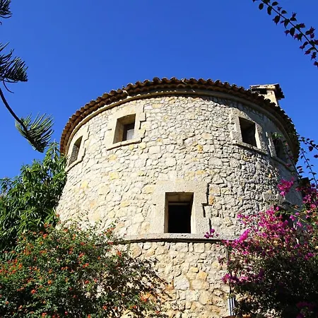 El Bikoro Vila *
